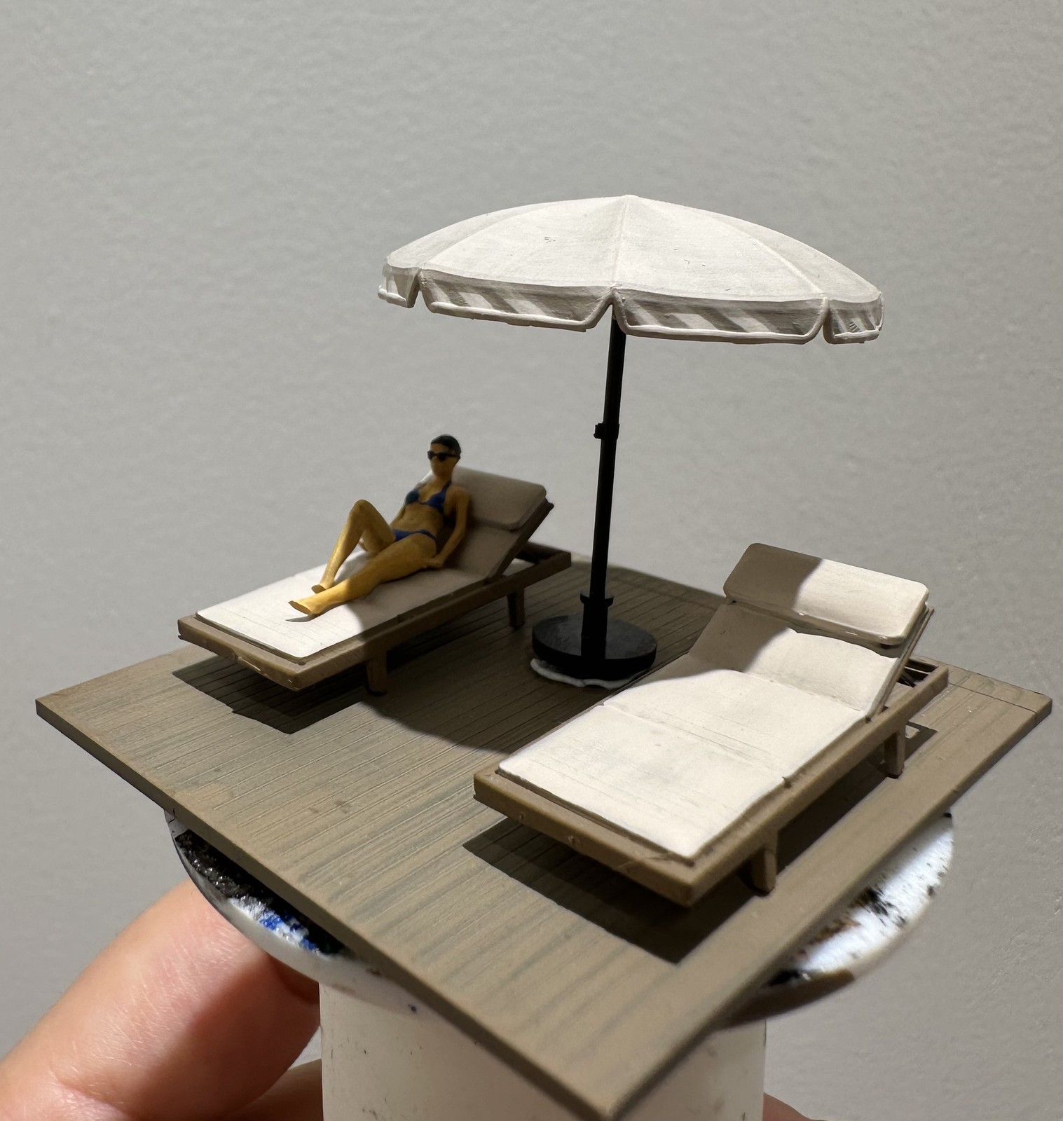 Diorama 1/64 Sun Bathing Micro - đánh giá và giá Tools Workshop For Kids